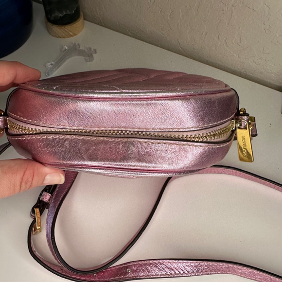 Michael Kors Vivanne Canteen Crossbody in Metallic Pink EUC - Picture 4 of 13